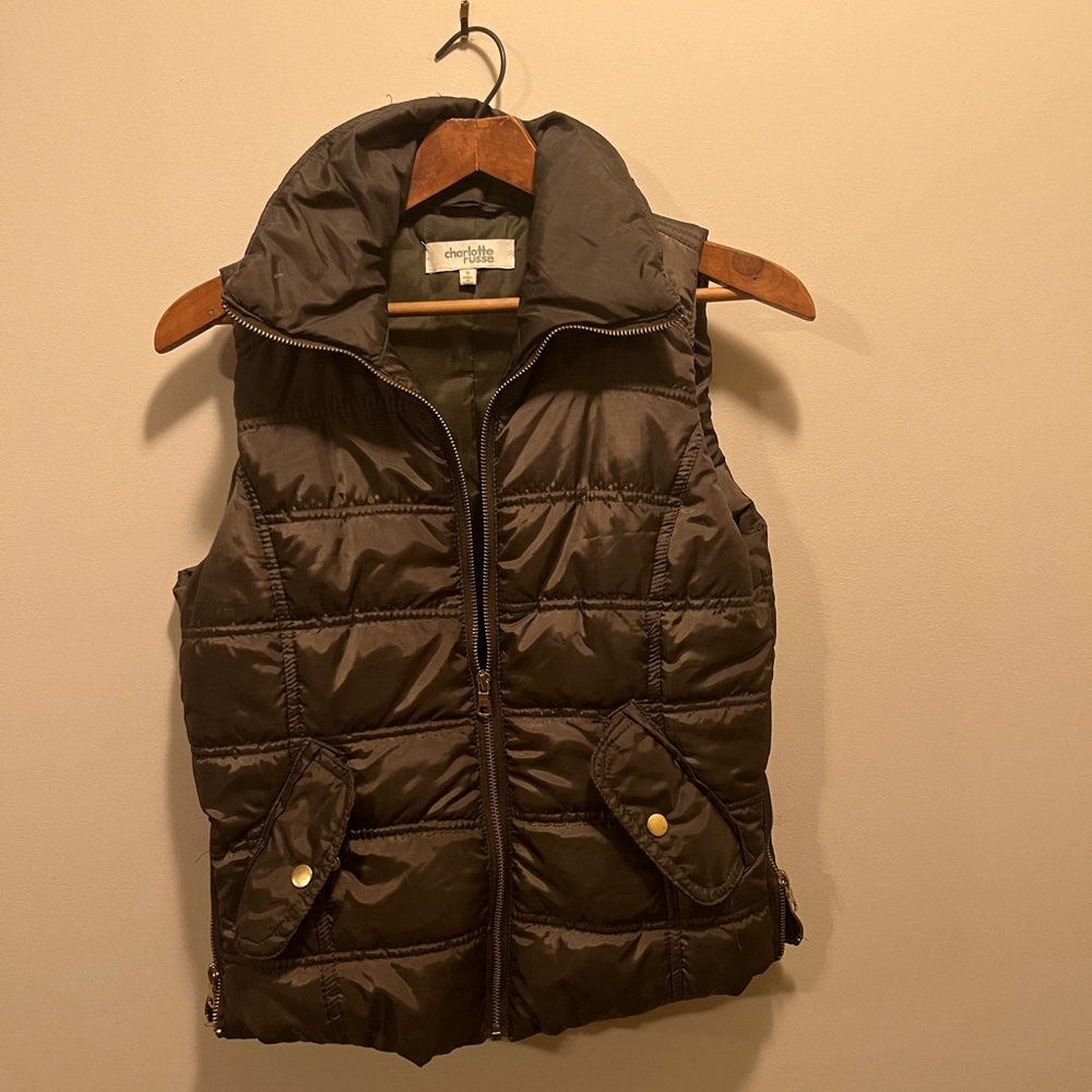 🍉3/$20 Army Green Vest